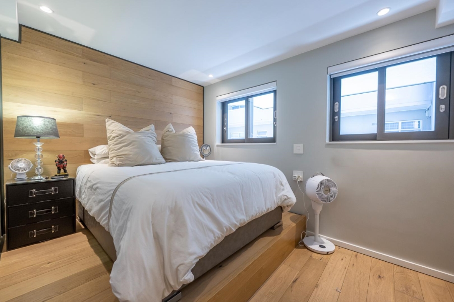 2 Bedroom Property for Sale in Sea Point Western Cape